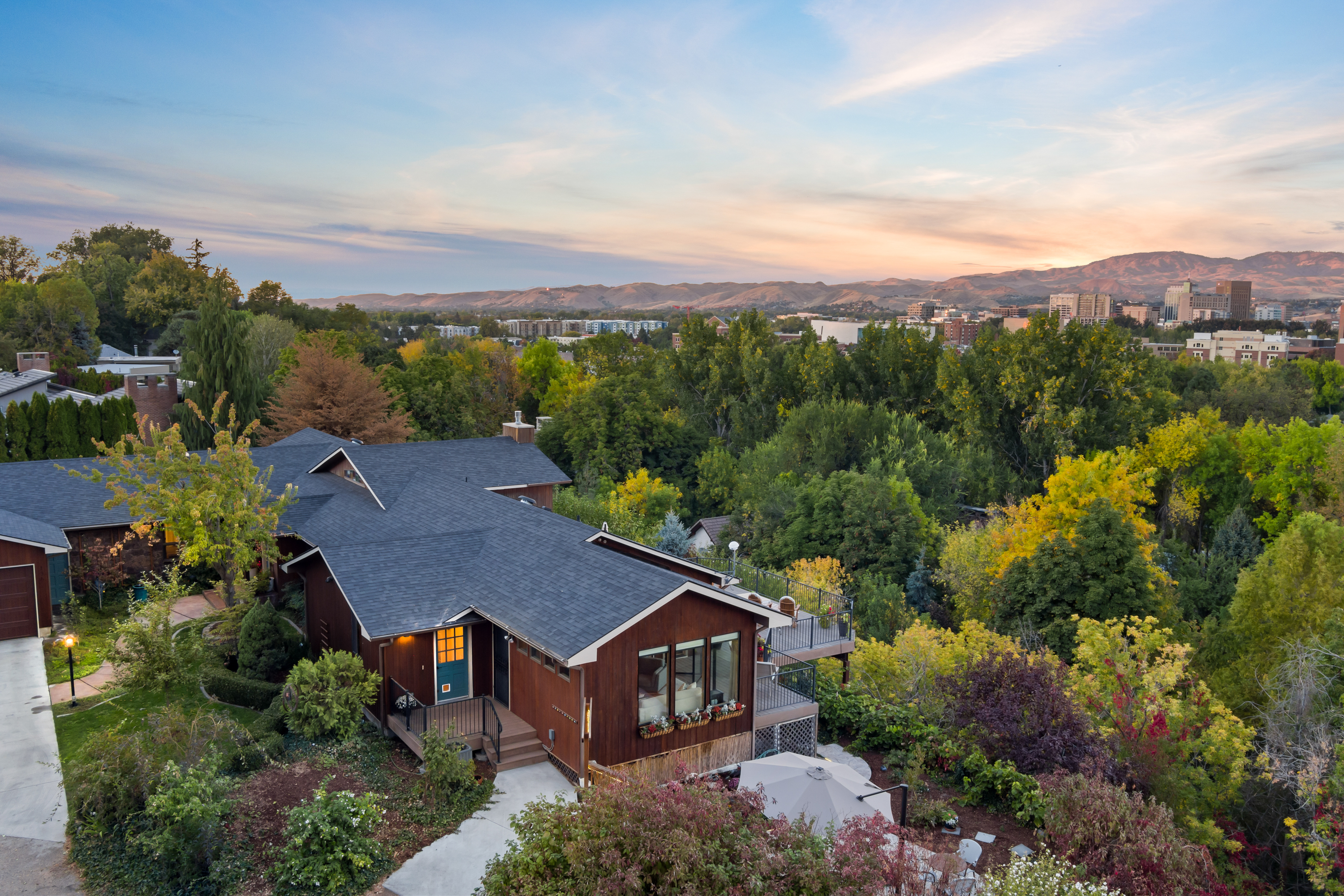 We share 9 quick takeaways about Boise’s current real estate market for home buyers and home sellers.